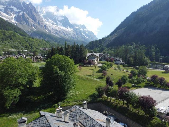 Appartamento in vendita a Courmayeur AO