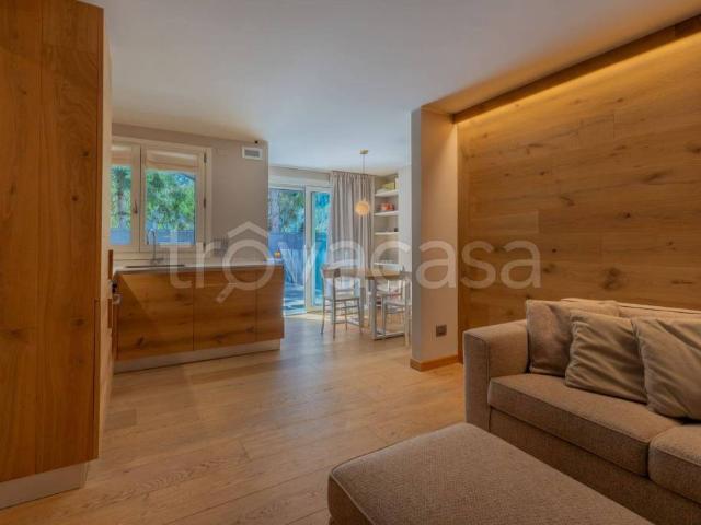 Appartamento in vendita a Courmayeur strada delle Volpi, 15