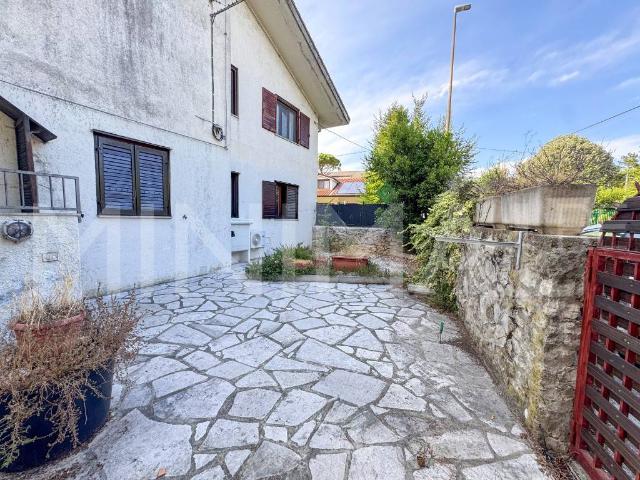 Appartamento in vendita a Duino Aurisina TS