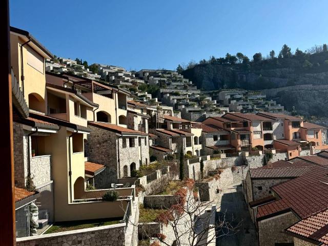 Appartamento in vendita a Duino Aurisina TS
