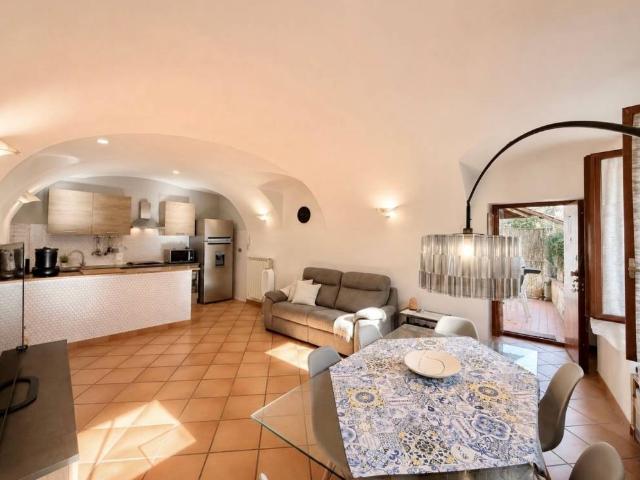 Appartamento in vendita a Dolceacqua IM
