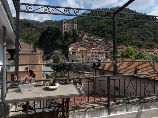 Appartamento in vendita a Dolceacqua via Barberis Colomba, 24