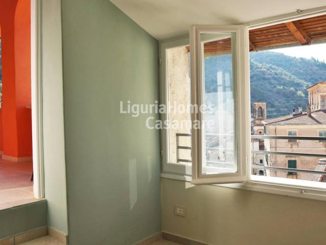 Appartamento in vendita a Dolcedo