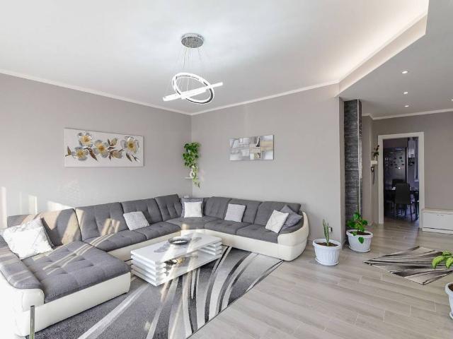 Appartamento in vendita a Dolzago LC