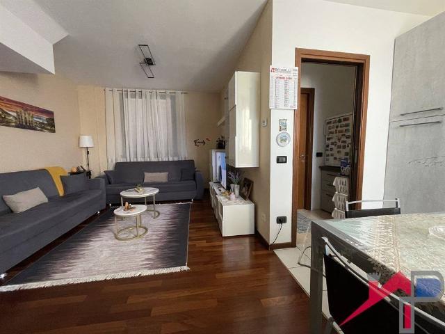 Appartamento in vendita a Dolzago LC