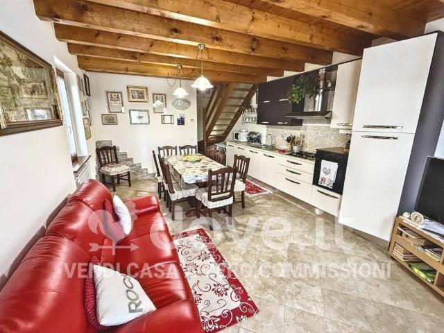 Appartamento in vendita a Dossena BG