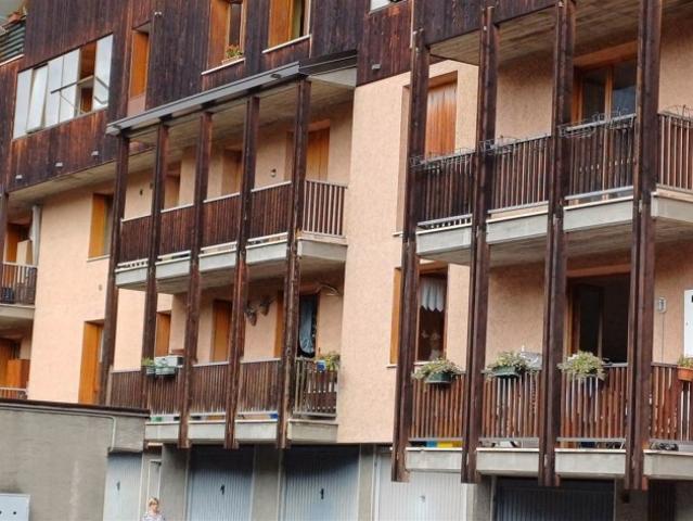 Appartamento in vendita a Edolo via porro 94