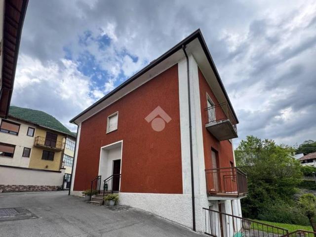Casa indipendente in vendita a Endine Gaiano BG