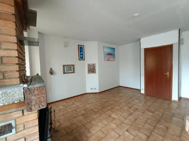 Appartamento in vendita a Erba CO