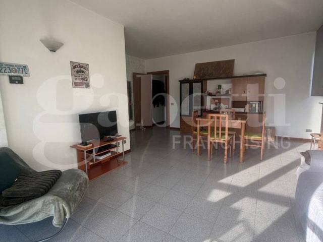 Appartamento in vendita a Erba CO