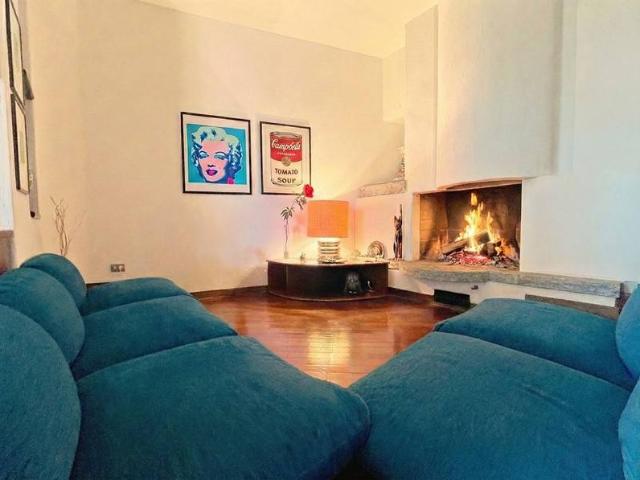 Appartamento in vendita a Erba CO