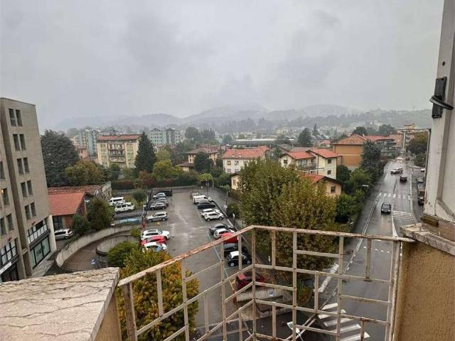 Appartamento in vendita a Erba CO