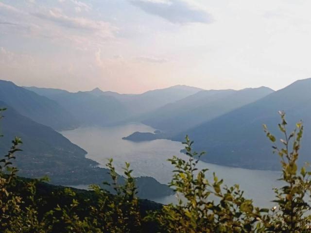 Appartamento in vendita a Esino Lario LC