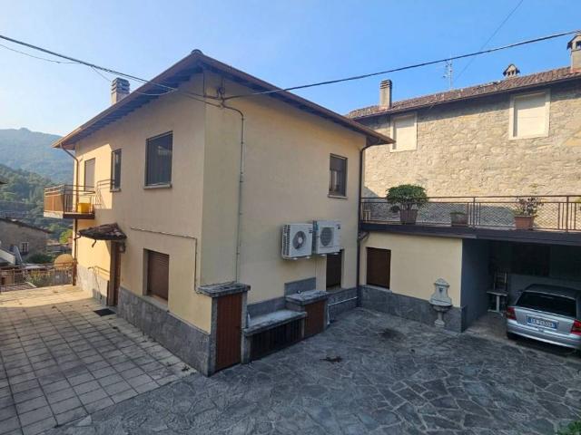 Appartamento in vendita a Esino Lario LC