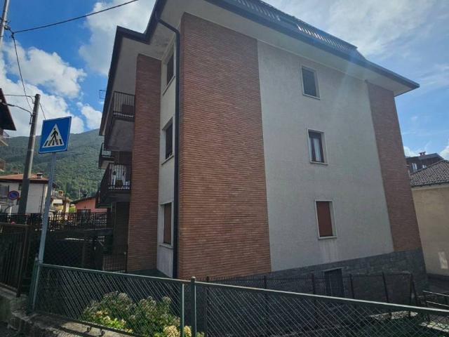Appartamento in vendita a Esino Lario LC