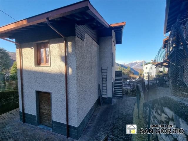 Appartamento in vendita a Esino Lario
