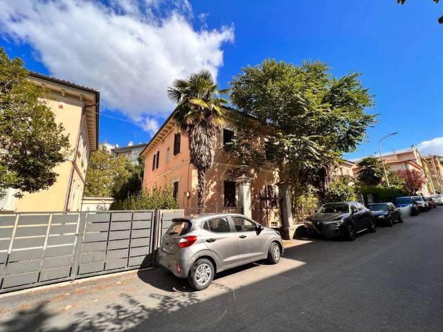 Appartamento in vendita a Fabriano AN