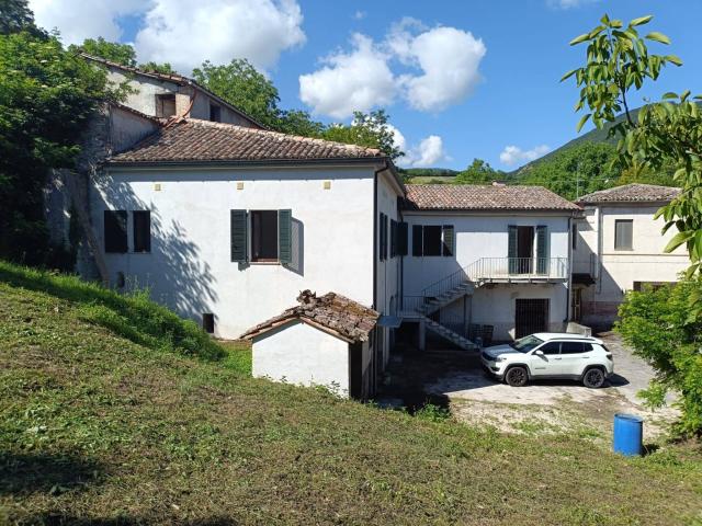 Appartamento in vendita a Fabriano, COLLINE FABRIANESI