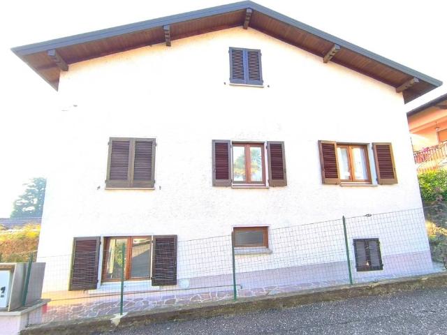 Appartamento in vendita a Faloppio CO