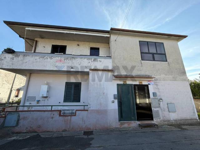 Appartamento in vendita a Falciano del Massico CE