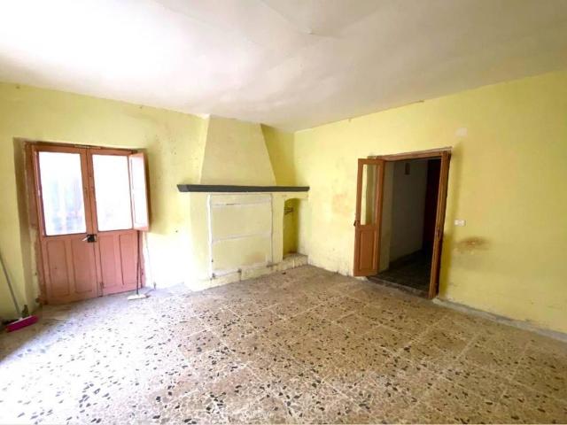 Appartamento in vendita a Falciano del Massico CE