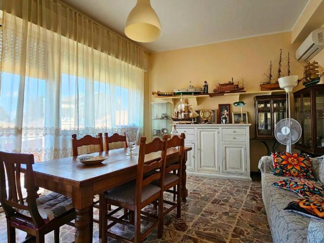 Appartamento in vendita a Falconara Marittima AN