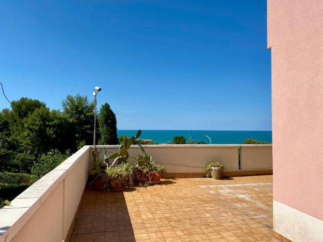 Appartamento in vendita a Falconara Marittima AN