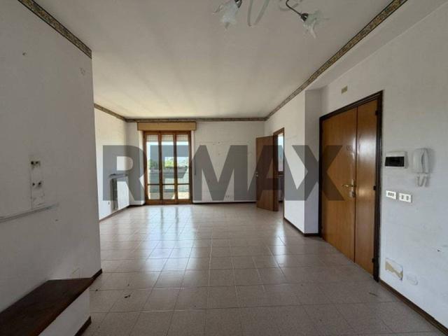 Appartamento in vendita a Falconara Marittima AN