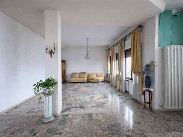 Appartamento in vendita a Falconara Marittima AN