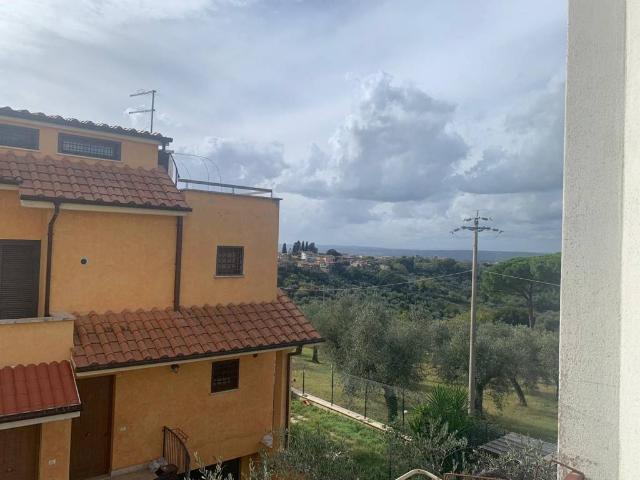 Appartamento in vendita a Fara in Sabina RI