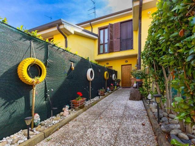 Appartamento in vendita a Fara Novarese NO