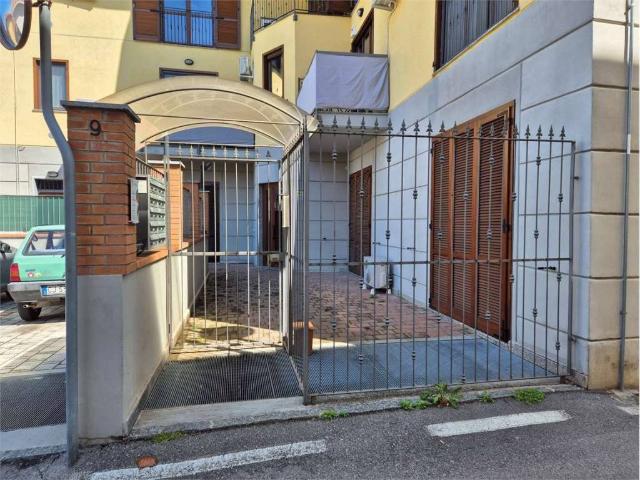 Appartamento in vendita a Fenegrò CO