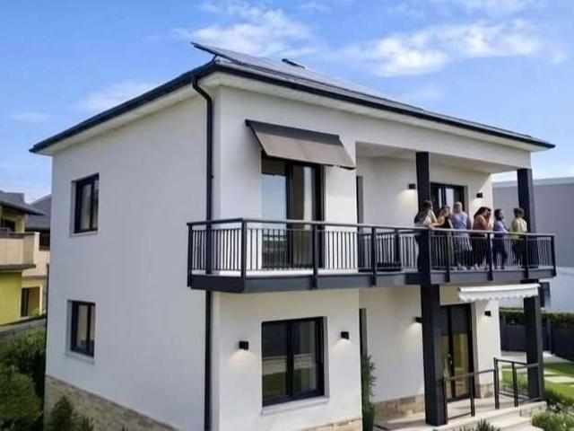 Appartamento in vendita a Fenegrò CO