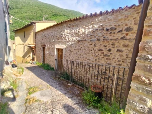 Appartamento in vendita a Ferentillo TR