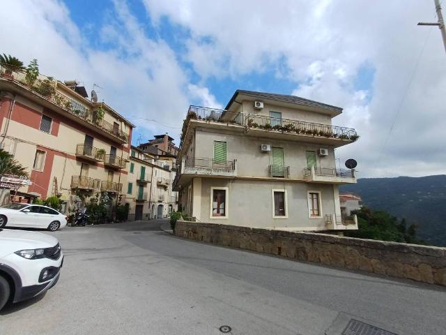 Appartamento in vendita a Ficarra ME