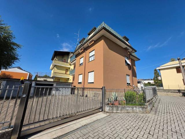 Appartamento in vendita a Figino Serenza CO