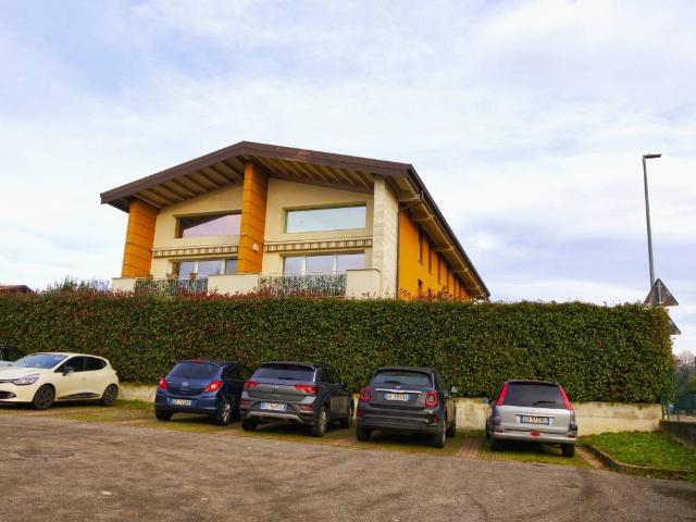 Appartamento in vendita a Fino Mornasco CO