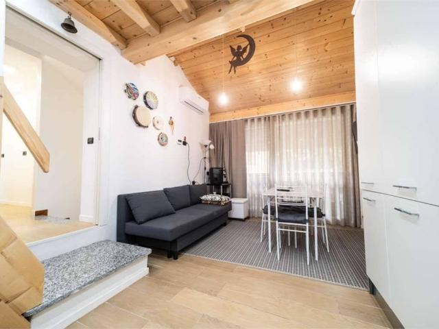Casa indipendente in vendita a Fino Mornasco CO
