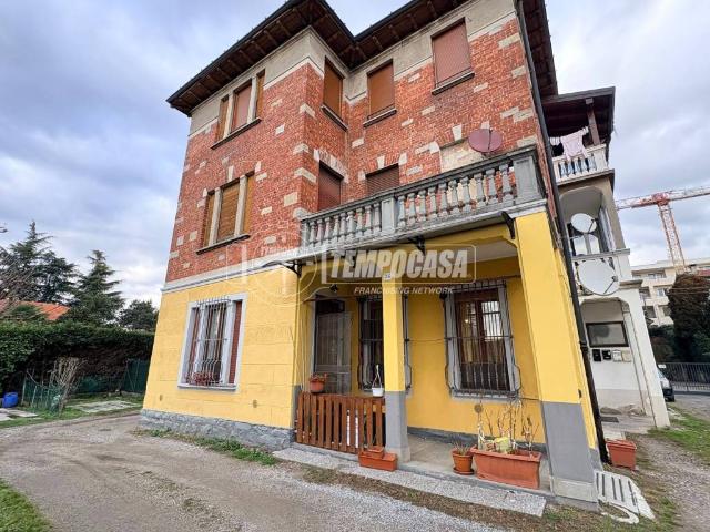 Appartamento in vendita a Fino Mornasco CO