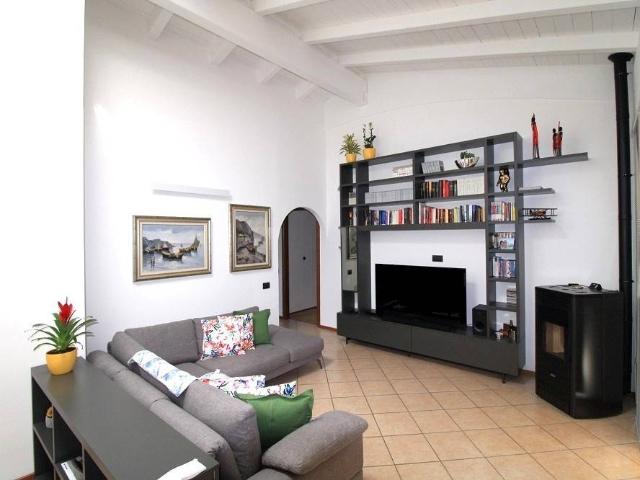 Appartamento in vendita a Fino Mornasco CO
