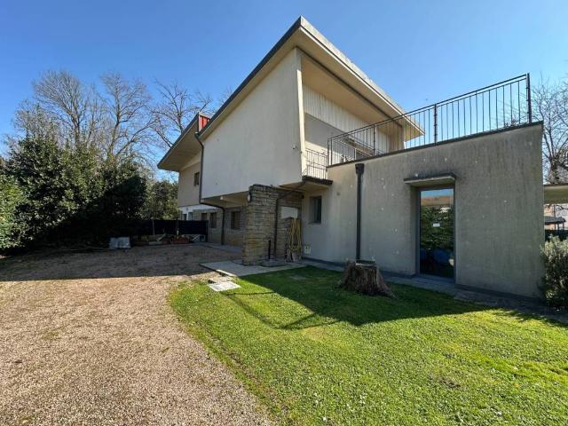 Villa in vendita a Finale Emilia MO