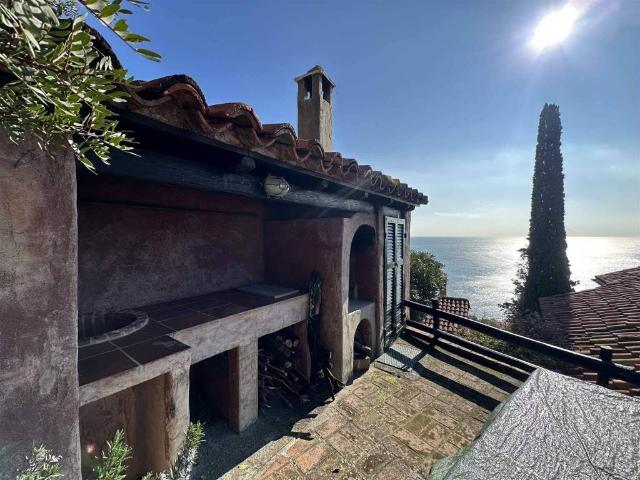 Appartamento in vendita a Finale Ligure SV