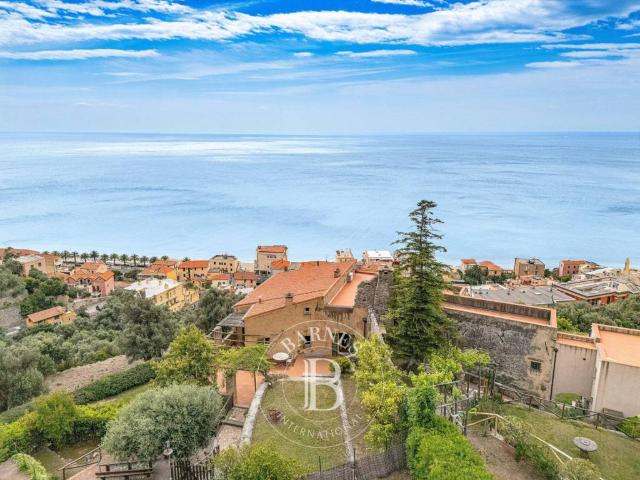 Appartamento in vendita a Finale Ligure SV