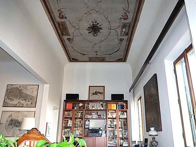 APPARTAMENTO in VENDITA a FIRENZE CENTRO DUOMO di 5 vani