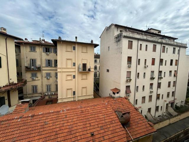 Appartamento in vendita a Firenze FI
