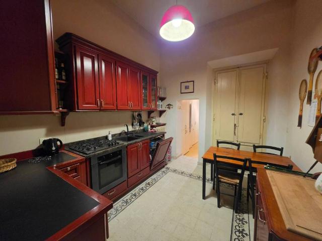 Appartamento in vendita a Firenze FI