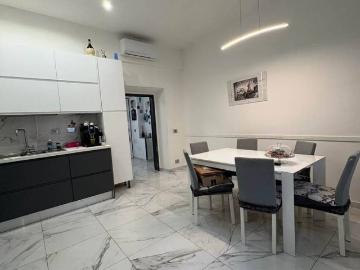 Appartamento in vendita a Firenze FI