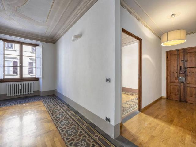 Appartamento in vendita a Firenze FI