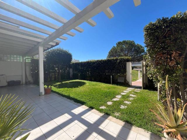 Appartamento in vendita a Fiumicino RM