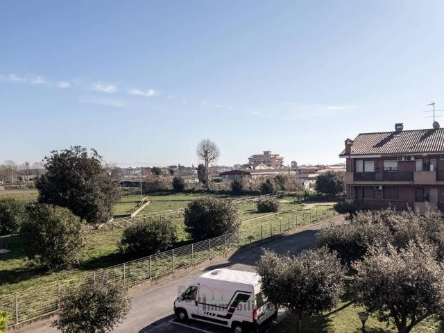 Appartamento in vendita a Fiumicino RM